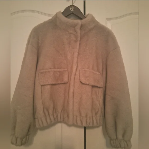 House Of Harlowe 1960 Beige Faux Mink Fur Jacket XS - Picture 5 of 10